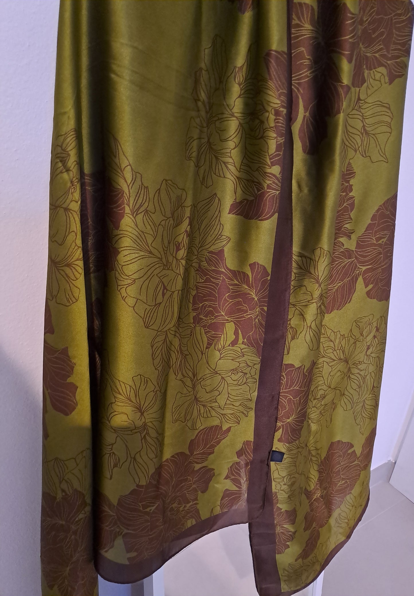 Silk effect stole/scarf
