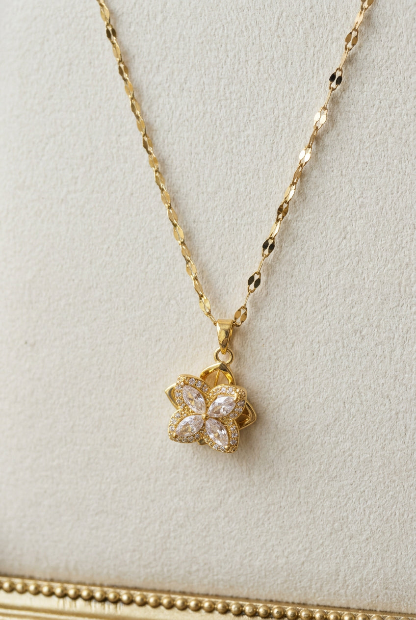 Collana Nora