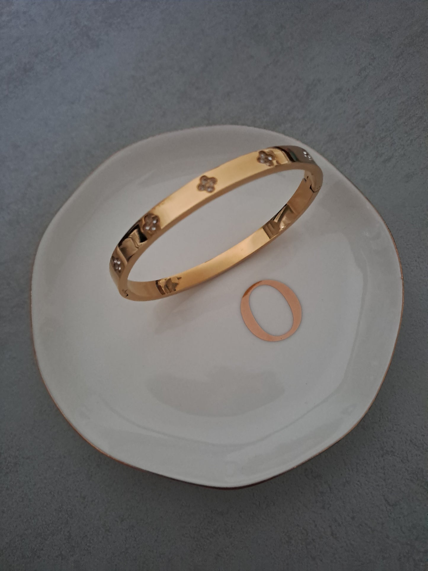 Alma Bangle Bracelet